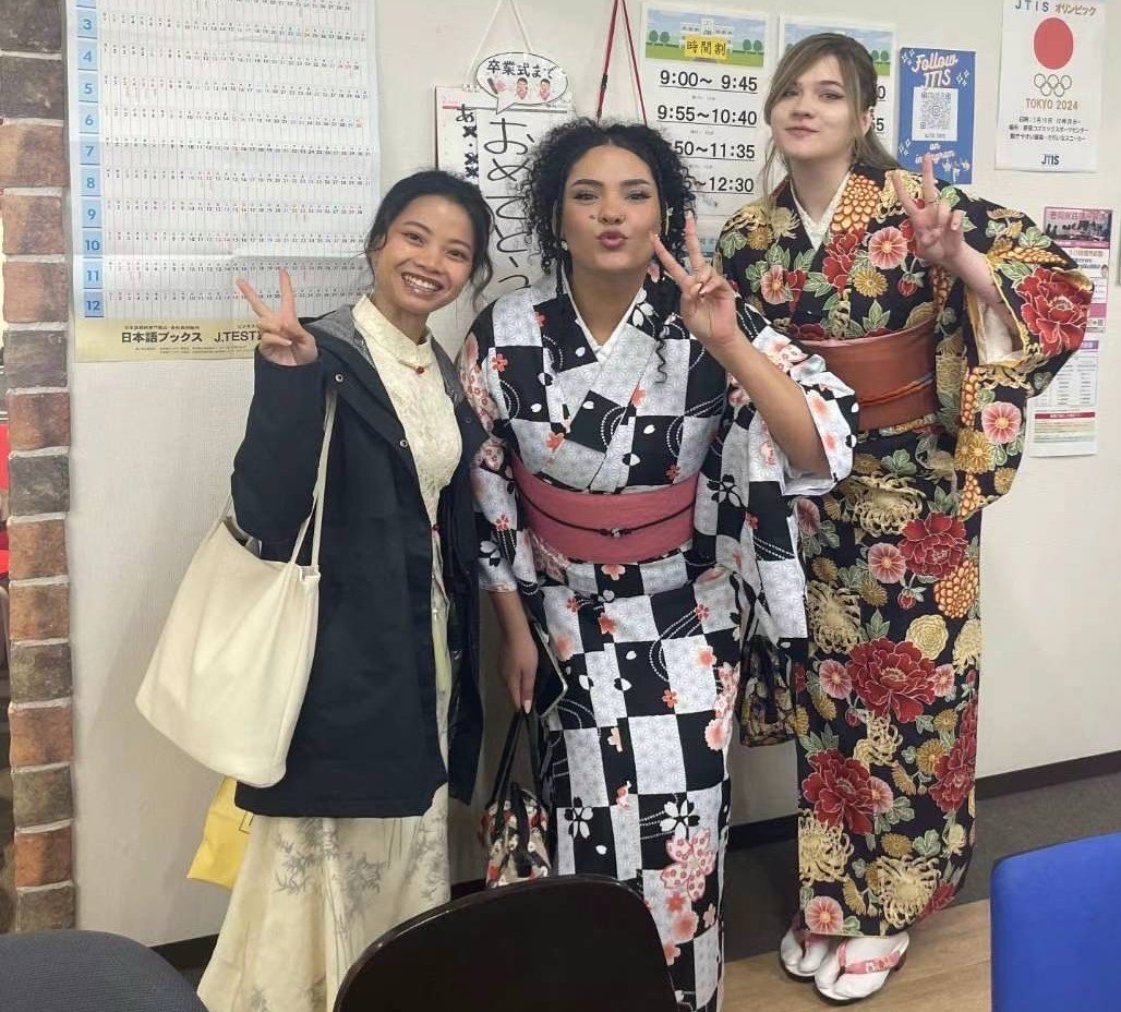 日本語学校の卒業式が行われました🌸