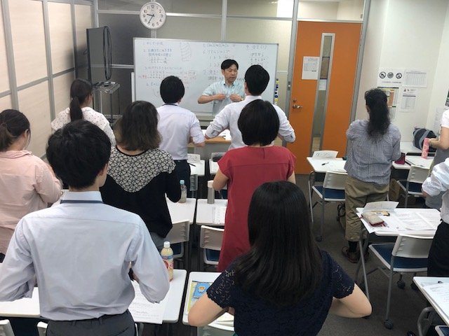 今日もボイストレーナーの授業です!