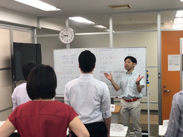今日もボイストレーナーの授業です!